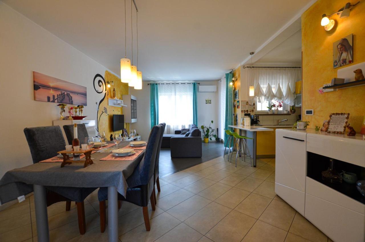 Noemi & Ana Apartment ロヴィニ エクステリア 写真