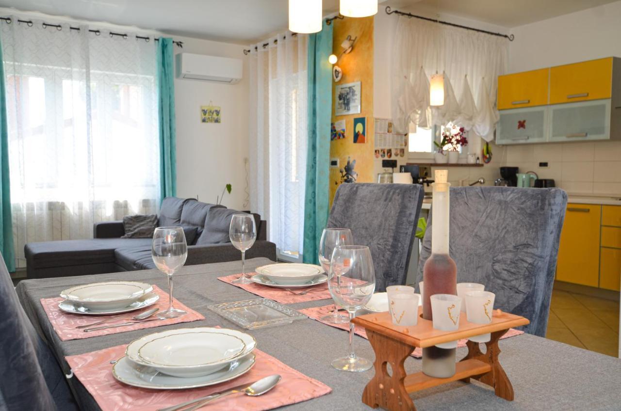 Noemi & Ana Apartment ロヴィニ エクステリア 写真